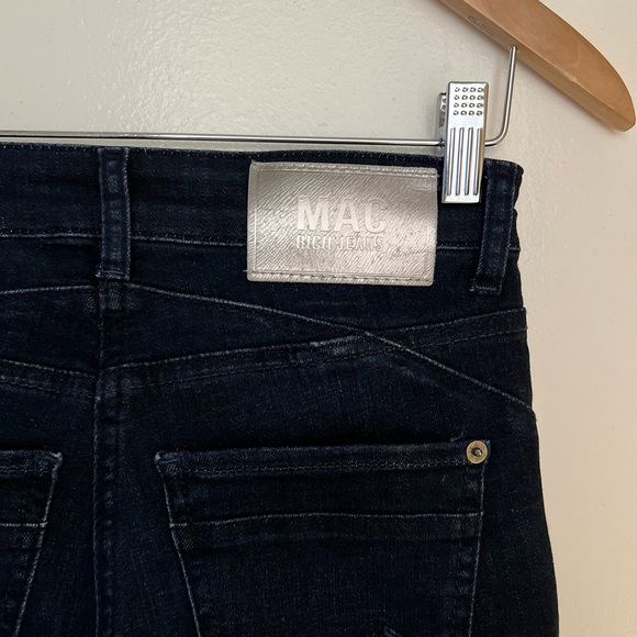 MAC Rich Jeans crop style with gold side zipper. - Picture 8 of 10